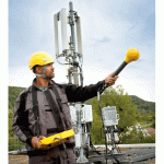 Thiết bị đo cường độ trường điện từ RF để đánh giá phơi nhiễm điện từ trường trạm gốc thông tin di động SRM-3006 - Hãng Narda - Đức
